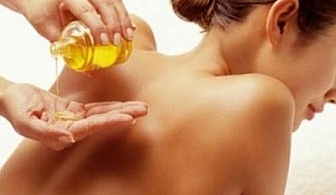 Болкоуспокояващ и тонизиращ масаж на гръб с прополис 1 или 10 процедури с до 72% отстъпка от Beauty and SPA „Denny Divine”! 