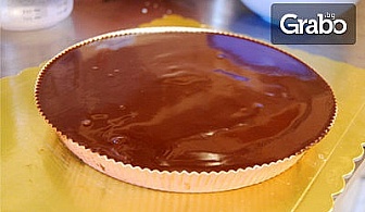 Цяла ягодова или шоколадова торта, или шоколадова пита