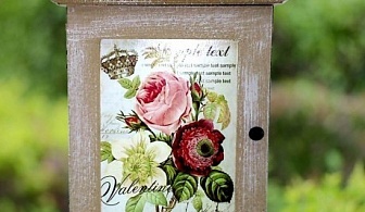 Дървена кутия за ключове с цветя
