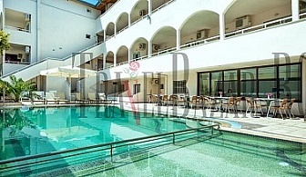 Elinotel Polis Hotel 3*, Халкидики-Касандра, Ханиоти. Нощувка със закуска и вечеря или ALL INCLUSIVE. На 200 м от плажа, открит басейн, детски басейн, комфортни стаи и апартаменти.