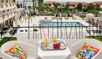 Hanioti Melathron Hotel 4*, Халкидики-Касандра. Нощувка+закуска+вечеря. Малък и уютен хотел с просторни стаи, на 80 м от плажа, плувен басейн, ресторант, интернет.