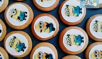 Изненадайте Вашия малчуган! Детски бисквити със снимка на любим герой: Мики Маус, Миньоните, Макуин, Елза или с друга снимка по избор от Muffin House!