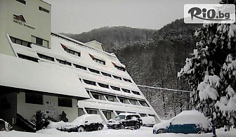 Коледа в Етрополския Балкан! 1, 2 или 3 нощувки със закуски и вечери, едната Празнична + релакс зона, от Хотел Еверест