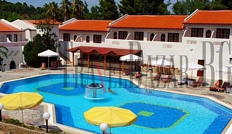 Macedonian Sun Hotel 3*, Халкидики-Касандра, Калитеа. Нощувка+закуска+вечеря. Уютен хотел, състоящ се от девет двуетажни сгради, заобиколен от градина с екзотична растителност, на 400 м от плажа, басейн, интернет.