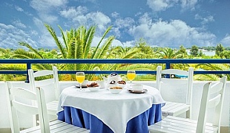 Майски празници: 3 нощувки със закуски и вечери в хотел Port Marina 3*, Халкидики, Гърция!