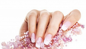 Маникюр с гел лак Gelish + свалянето му за 13.90 лв вместо 39 лв. с 64 % отстъпка от Beauty and SPA „Denny Divine”!