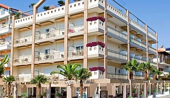 На море в Europe Hotel 3*+ Олимпийска ривиера, разположен само на няколко крачки от плажа! Нощувка със закуска на човек в двойна стая на цени от 39.95лв.!