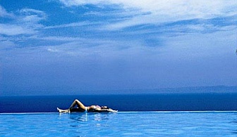 На море в Гърция през Юни! 3 нощувки със закуски и вечери в луксозния хотел Alia Palace 5*, Халкидики!