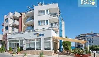 На море в Созопол, Хотел Бриз 3*, от август до септември! Нощувка със закуска, настаняване в стая или апартамент, цени с отстъпка до 27.04.