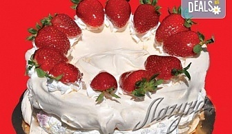 С нежен вкус на целувка! Хрупкава бяла торта с целувки или торта "Орехова целувка" от сладкарница Лагуна!