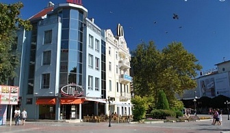 Нощувка за до 4 човека настанени в апартамент през Юли и Август в хотел Сити Марк, Варна