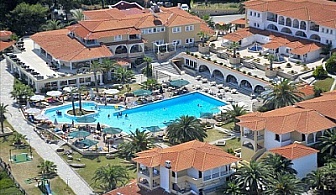 3 нощувки, All Inclusive в Aristoteles Beach Hotel 4*, Халкидики, Гърция през Юни!