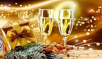 Новогодишен купон на брега на Охридското езеро! 2 нощувки + 2 закуски на блок – маса + обикновенна вечеря + Гала вечеря + вино без лимит в Новогодишната нощ + ранен обяд на 01.01 с музикална програма САМО СЕГА на срахотната цена от 218 лв.