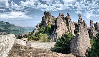 Опознай родината си! Еднодневна екскурзия до Белоградчишките скали и пещерата "Магура" на страхотната цена от 27лв.!