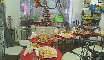 Парти за детски рожден ден с торта и подарък изненада с много игри за до 10 деца за 3 часа страхотно забавление в кафе-сладкарница Двойна Наслада в Гео Милев само за 149 лв. вместо 249 лв.!