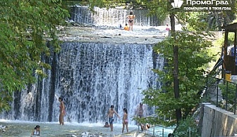 Почивка в Лутраки, Гърция - царството на минералната вода! 2 нощувки + 2 закуски за 58, вместо за 116 лв.