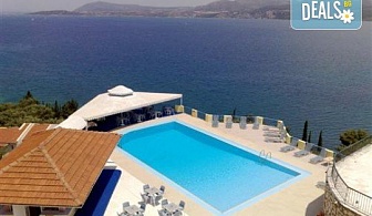 Почивка през лятото на остров Лефкада, Гърция! 5 нощувки със закуски в Hotel Sunrise 2*, транспорт и екскурзовод