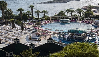 Почивка в Турция, Кушадасъ! 5 или 7 нощувки на база ALL INCLUSIVE + басейн + шезлонг + чадър, сауна, парна баня, фитнес на ТОП цена в Хотел Grand Blue Sky 4*!