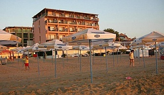 През юли и август в Созопол, хотел Феникс. Нощувка (стая с изглед към морето) със закуска и вечеря за 2-ма за 85 лв.