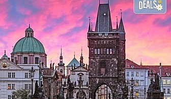 Великден и Майски празници в златна Прага, Чехия! 3 нощувки в хотел 3* със закуски и транспорт от Караджъ Турс!