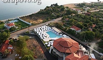 Великденски празници в Гърция за ДВАМА в самостоятелна вила, хотел Ismaros, Марония - на 100 м. от плажа. Две деца до 12г. - БЕЗПЛАТНО  