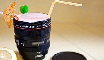 Забавлявай се докато пиеш.Чаша за кафе и капучино във формата на фотообектив Canon.